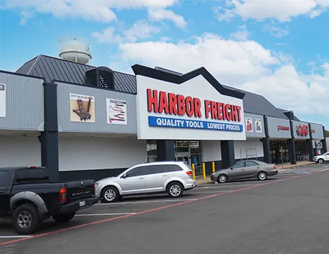 Jefferson Park Shopping Center property photograph from Quine